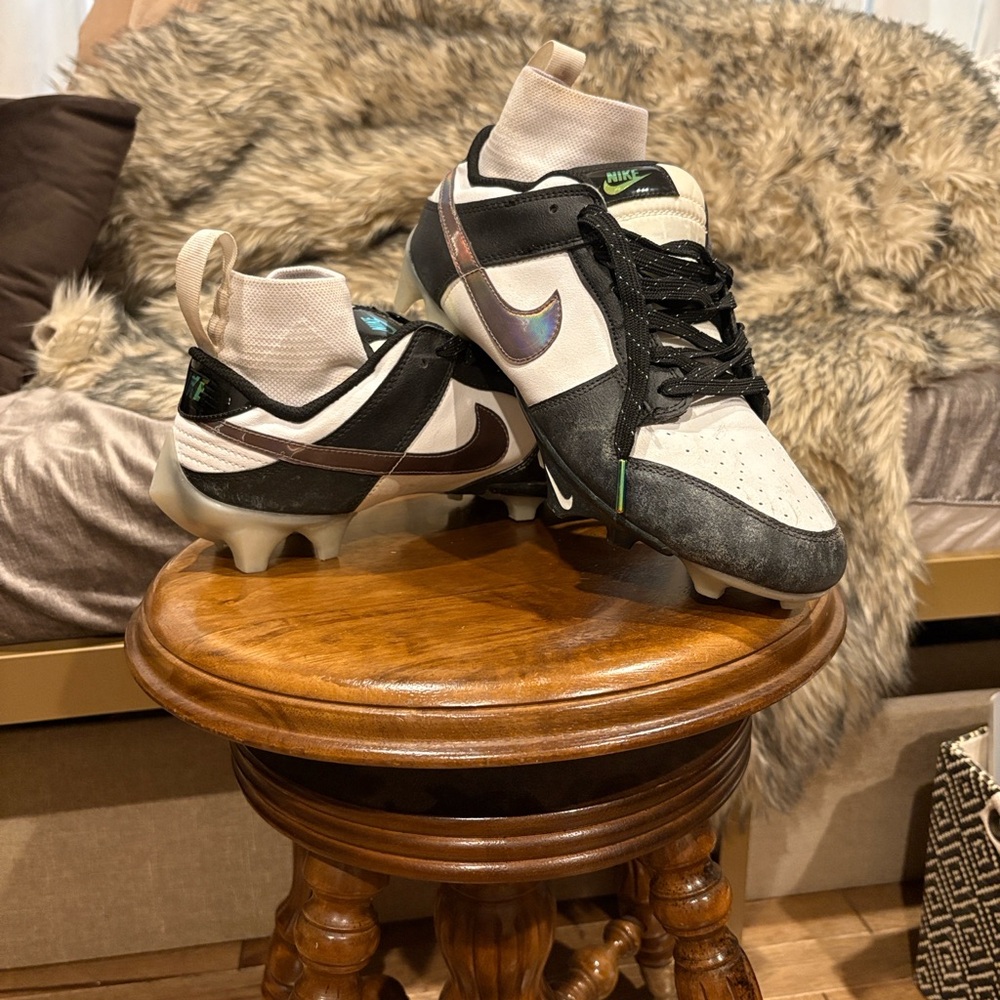 Nike Vapor Edge Dunk 'Panda' football cleats